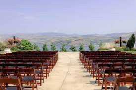 Lake Chelan Wedding Venue Visits Karma Vineyards Panoramic Patio Wedding Venues Wedding Beautiful Wedding Venues