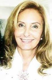 Renata lança primeiro livro bilingue