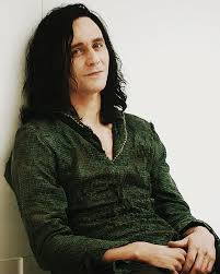 Who is tom huddlestone dating? Tom Hiddleston S Appearance As Loki Drives Comic Con Completely Insane