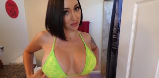 Blaire Johnson Receives A Facial After A Day Out