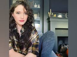 Kat dennings was born katherine victoria litwack in bryn mawr, pennsylvania, near philadelphia, to ellen (schatz), a speech therapist and poet, and gerald litwack, a molecular pharmacologist. Kat Dennings Reveals Marvel Gave List Of Things She Can T Say About Wandavision