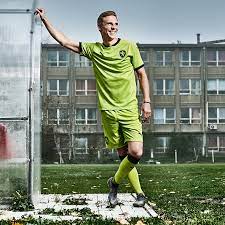 Dresy a komplety pro rozhodčí od značky legea, givova a adidas využívají rozhodčí ve všech druzích sportu. Nove Venkovni Dresy Reprezentace Inspirovane Ceskymi Odkazy Pro Nastupujici Generaci Reprezentace Fotbal Cz