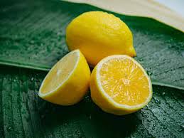 Leave it on for a few minutes to allow the lemon to penetrate the hair. Make Use Of Lemon Juice For All Your Common Hair Problems The Times Of India