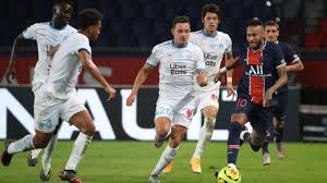 « d'une hauteur de 57,5 cm et pesant 11 kg, le trophée se. Trophee Des Champions Le Psg Et L Om Se Disputeront Le Titre Le 13 Janvier 2021 A Bollaert Eurosport