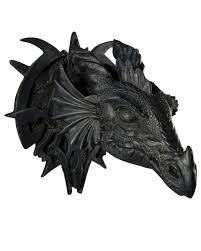 Er gehört der familie der skorpionfische (scorpaenidae) und der unterordnung der drachenkopfverwandten (scorpaenoidei) an. Drachenkopf Wandlampe Als Fantasy Deko Horror Shop Com