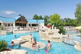 camping parc de fierbois leuk zwembad met glijbaan en vismeer ook zwemmen camping frankrijk vakantie