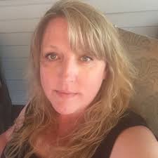 Amy Seavey's Instagram, Twitter & Facebook