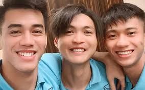 Tiến Linh "tố" Tuấn Anh "lưu manh", Đoàn Văn Hậu gật gù đồng ý