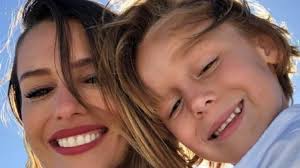Ingresá a nuestro sitio para estar siempre al día. Pampita Conto Que Benicio Tiene Pesadillas Y No La Deja Dormir De Corrido Gente Online
