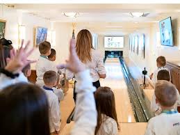 Achten auf die angegebenen hygienemaßnahmen und. Strike Melania Trump Hat Bowlingbahn Im Weissen Haus Renovieren Lassen