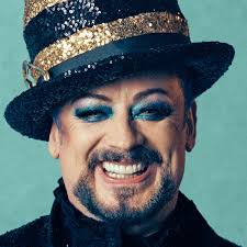 Boy George: 'We hadden ruzie en toen heb ik hem met handboeien vastgeketend  aan een muurlamp. Maar geweld gebruiken? Nooit!'