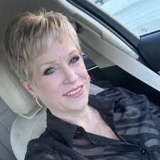 Shelley Baxter (@Shelley_Baxter_)