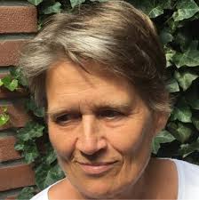 Vandaag ben ik gestart als HR Manager bij Distrilight. Wat een warm welkom  was het vanochtend! Zelfs de visitekaartjes lagen al direct klaar 😃! Ik  heb heel veel zin in deze nieuwe