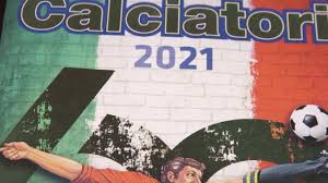 La nazionale italiana cantanti e la panini hanno infatti raggiunto un accordo di collaborazione per la nazionale italiana cantanti è un fenomeno unico al mondo. Calcio Panini Compie 60 Anni Nel Nuovo Album Anche La Nazionale Cantanti La Repubblica