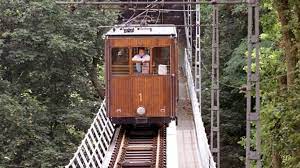 Mai fährt die historische seilbahn nicht zwischen dem stuttgarter süden und dem waldfriedhof degerloch. Ssb Geschichten Uber Die Seilbahn Ssb Stuttgarter Zeitung