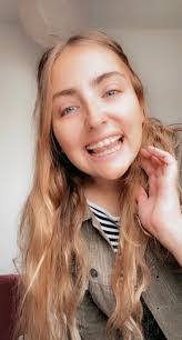 Robyn Warrington's Instagram, Twitter & Facebook