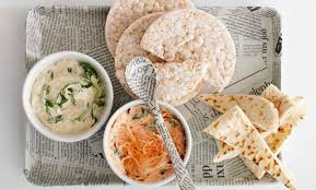 Sono comode da portare in borsa o in palestra e ideali per trascorsi i 30 minuti, stendete l'impasto con un mattarello e con l'aiuto di un bicchiere o di una formina, ritagliate le vostre gallette facendo in modo. Come Fare Le Gallette Di Riso In Casa Leitv