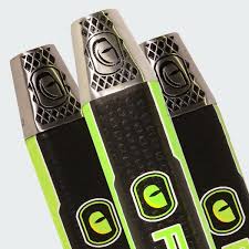 The fat flat cat® is slightly larger than our standard model and provides added flat area for a golfer struggling to feel the face of. Lamkin Flat Cat Solution A Grip Designed With The Yips In Mind Golfwrx