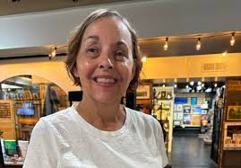 Moving in to a new house? This woman knew she had to go to Camden Art  Shoppes to find beautiful artwork for her new home! 🏡 ❤️ She found 3  beautiful pieces