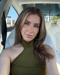 I chose the white interior for the photo ops 🤍