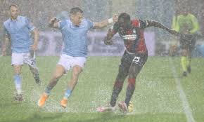 ), is an italian professional sports club based in rome, most known for its football activity. Crotone Affonda Nell Acqua Ma La Partita Di Calcio Si Gioca Lo Stesso
