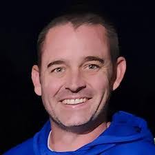 Erin Linnane's Instagram, Twitter & Facebook