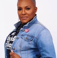 Sharon Davidson's Instagram, Twitter & Facebook