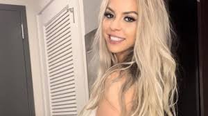 Tiene 30 años, trabaja como "novia profesional", gana 100 dólares por  minuto y en 5 años planea jubilarse