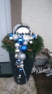 Advent Arrangement Christmas Christmas Decorations In Front Of The Door Entrance A Adventsgesteck Deko Hauseingang Weihnachten Weihnachtsdekoration