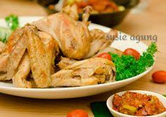 ^_^ untuk mengungkep ayam maka diperlukan air kelapa dan beberapa bumbu, jika air masih tersisa namun ayam telah empuk maka biarkan saja, tidak perlu merebusnya hingga air habis dan ayam berubah menjadi bubur. 14 Ide Ayam Pop Resep Ayam Masakan Ayam