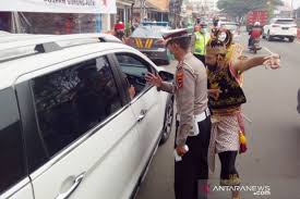 It is a residential area of depok and the number of residents is close to 35,000 people. Gatotkaca Awasi Pelaksanaan Psbb Di Gunung Putri Bogor Antara News Megapolitan