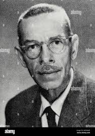 Alfred Day Hershey (1908-1997), the American biologist. In 1952, with  Martha Chase, Hershey proved that DNA (deoxyribonucleic acid) carries  genetic in Stock Photo