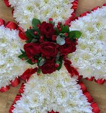 Express your condolences with beautiful fresh flowers. Maltese Cross Tribute Buy Online Or Call 0161 737 2322