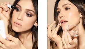 A Milano Jessica Alba da Douglas per il make up “ Honest Beauty”