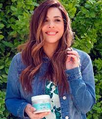The best way to use it is by mixing it with conditioner or even with coconut oil,. Does Coconut Oil Lighten Or Darken Hair Does It Fade Hair Dye