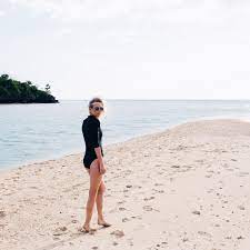 The Gorgeous And Talented Founder Of Louvellewear Sim Catching Some Down Time In Her Classic Black Originalsexierashi Une Piece Life Is Beautiful Beautiful