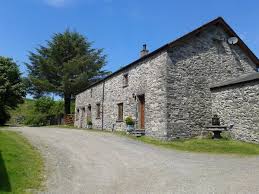 It's a landscape like no other consisting of gently rising fells and deep, cool glacial waters where water sports, rowing and cruising are commonplace. Lake District Holiday Cottages