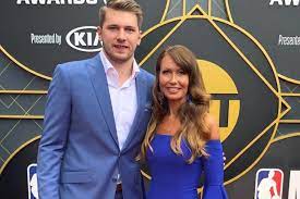 It is also found that she participated in the 1993 miss slovenia pageant competition. Luka Doncic Mom Mirjam Poterbin The Real Mvp Of His Nba Journey Fanbuzz