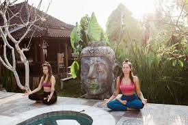 Finden sie die beliebtesten yoga retreats, lehrerinnen und veranstalterinnen weltweit. 11 Best Yoga Retreats In Bali For All Travelers Alike In 2021