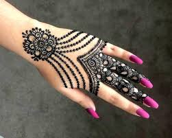 This easy rangoli with dots design is a simple one compared to the previous ones. Latest Mehndi Designs 2021 Mehndi Henna Design