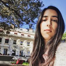 Ocantos 26. El histórico hotel Lisboa/Aeropuerto este año cumplió 60 años y  lo hace saber con una simpática frase. Les cuento algo de su historia. En  1964 el matrimonio portugués de María