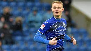 He is 22 years old from germany and playing for arminia bielefeld in the germany 1. Arminia Bielefelds Amos Pieper Prognostiziert Keine Lange Anlaufzeit Kicker