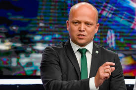 Rdsel i utmark og vassdrag med sikte på forenkling og økt kommunalt selvstyre. Senterpartiet Vokser Mest Klar Tale