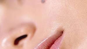 Jun 29, 2021 · après une petite vague en août 2020, le coronavirus n'a pas vraiment refait surface. Enlever Grain De Beaute Comment Retirer Un Grain De Beaute