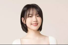 Suara merdu yuju dan irama lagu yang ballad dijamin bikin baper saat . Yerin Eks Gfriend Gabung Agensi Sublime Artist Agency