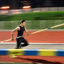 Duplantis termine à la 5 e place, derrière sam kendricks et renaud lavillenie à 5,93 m, et paweł wojciechowski et axel chapelle à 5,88 m 12. Renaud Lavillenie I M Coming Athletism