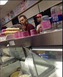 Thread By Hipplemuslc Harry Styles Friends A Thread Jeff Azoff Mitch Rowland The Azoff Family They were hanging out quite a bit in 2015, and going on mini dates from my point of view.
