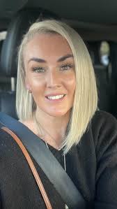 Didn’t quite do the chin length bob…. Thought I would do stages, then it  feels like I get multiple different versions along the way. Always such a  good feeling getting a huge chop!