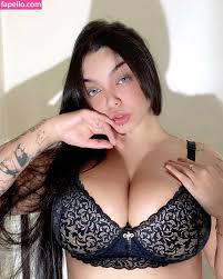 Onlyfans vazado Carniello Peituda gostosa