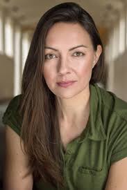 Stephanie Wallace's Instagram, Twitter & Facebook